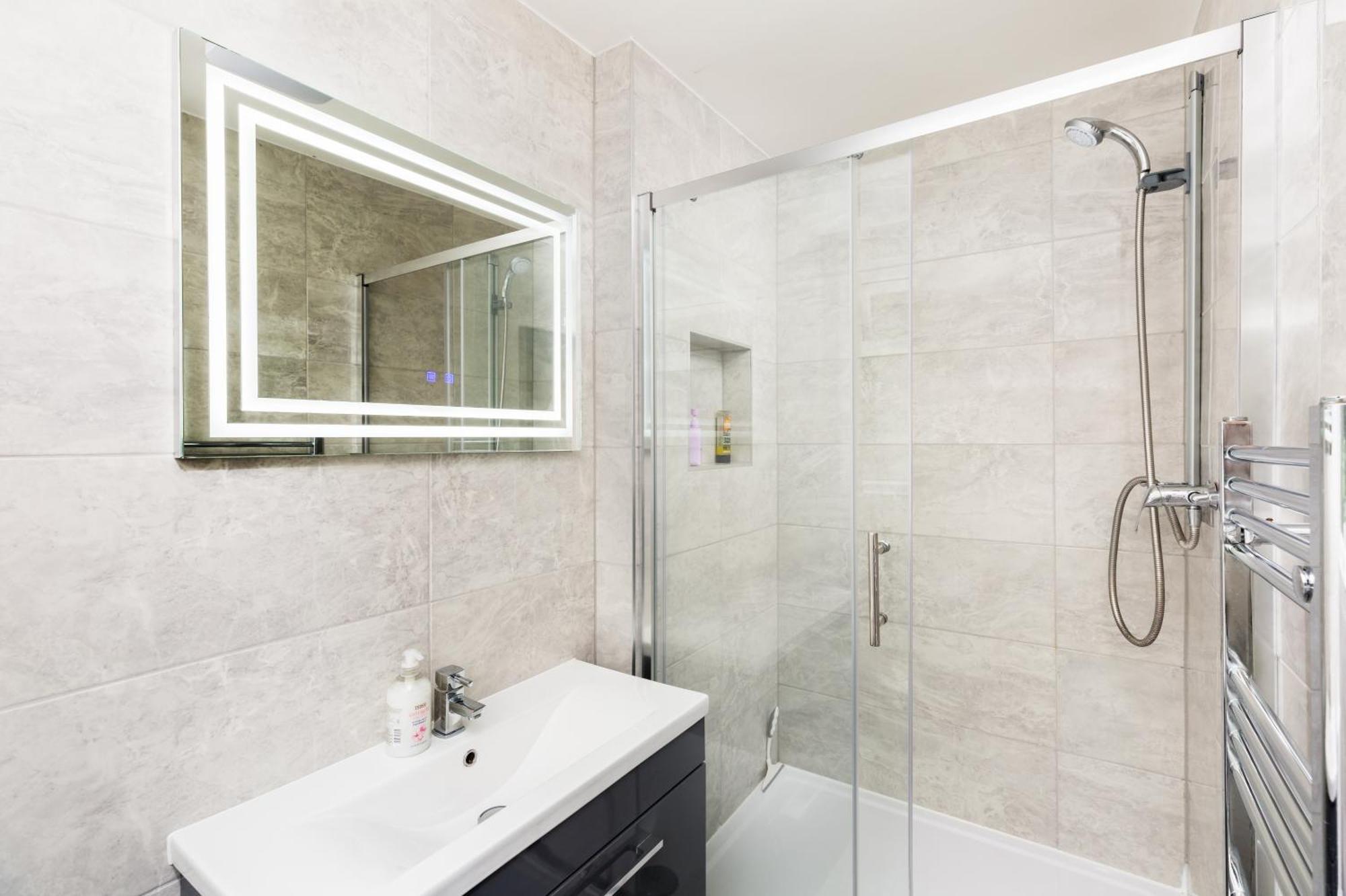 1-Bedroom Apartment In Leamington Spa With Free Parking Buitenkant foto