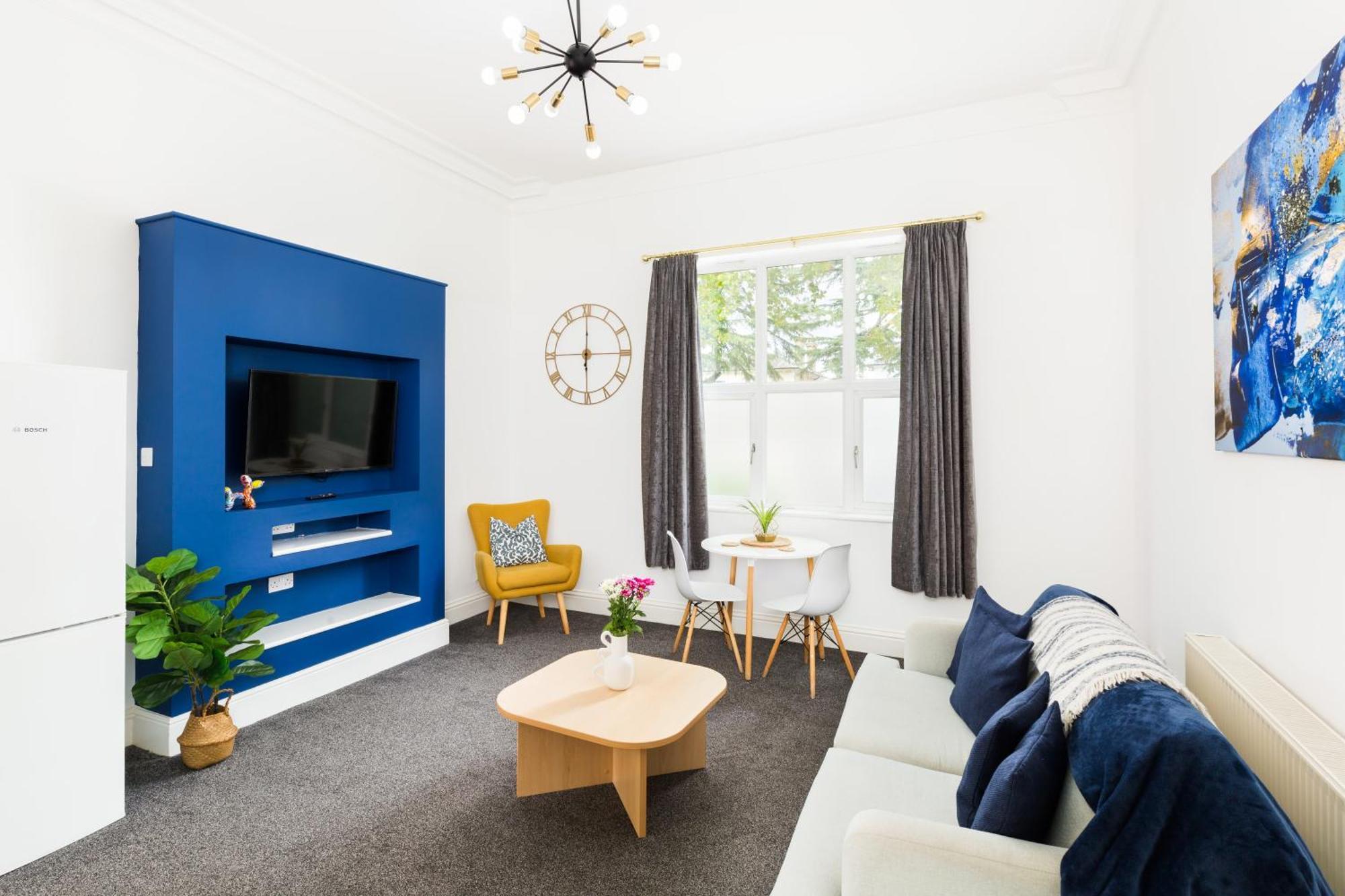 1-Bedroom Apartment In Leamington Spa With Free Parking Buitenkant foto